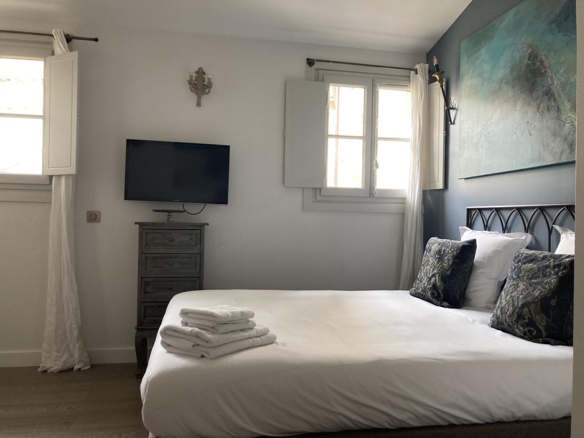 La Maison Des Augustins 4 Stars Spa Et Fitness Avignon Kamer foto