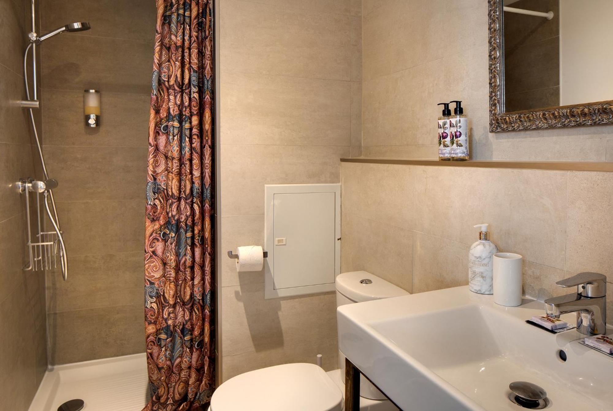 La Maison Des Augustins 4 Stars Spa Et Fitness Avignon Kamer foto