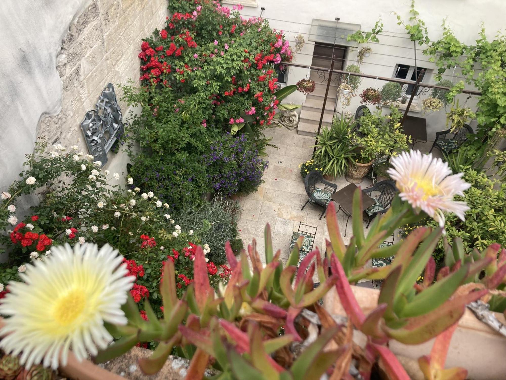 La Maison Des Augustins 4 Stars Spa Et Fitness Avignon Kamer foto